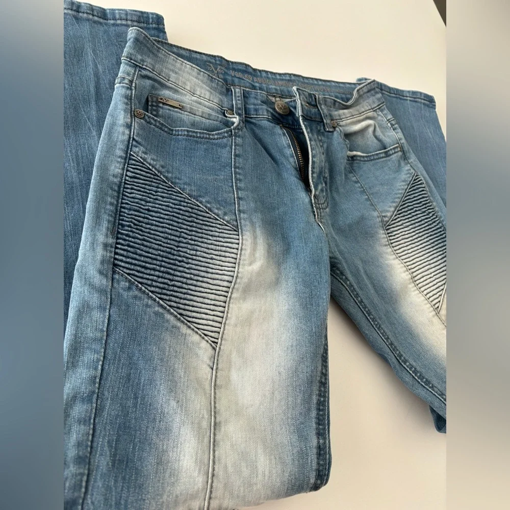 19V69‎ by Versace- jeans- size 28x30- Excellent Condition!!